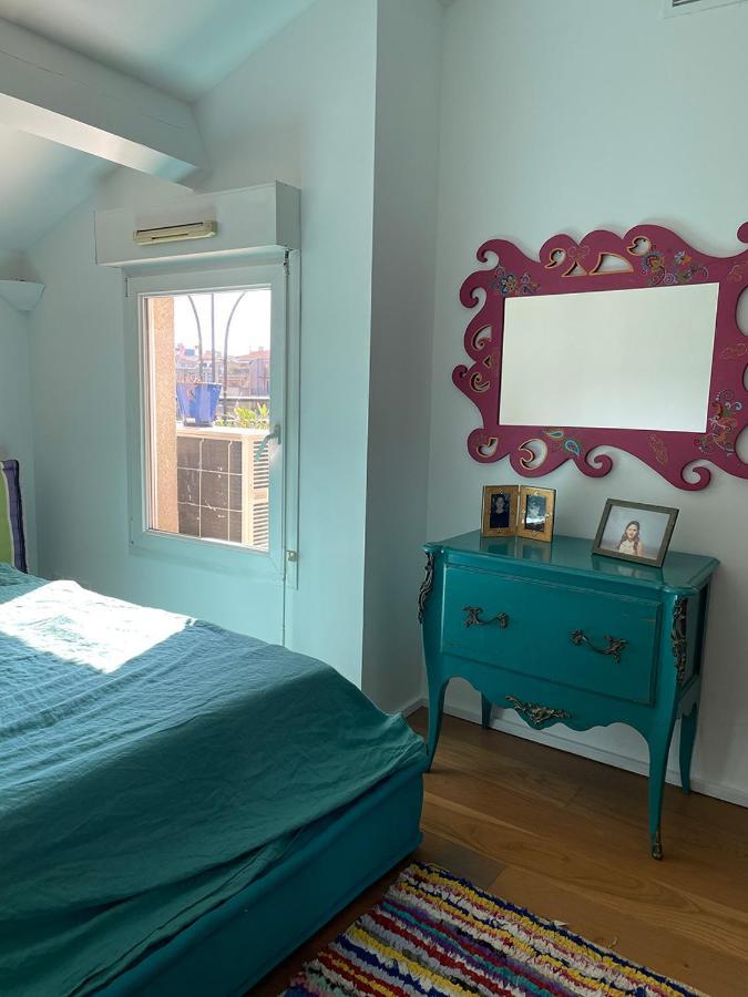 Prado Spacious And Sunny Loft In Марсилия Екстериор снимка