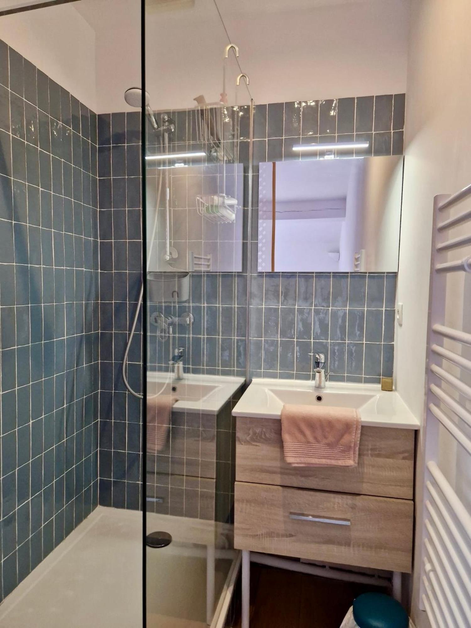 Prado Spacious And Sunny Loft In Марсилия Екстериор снимка