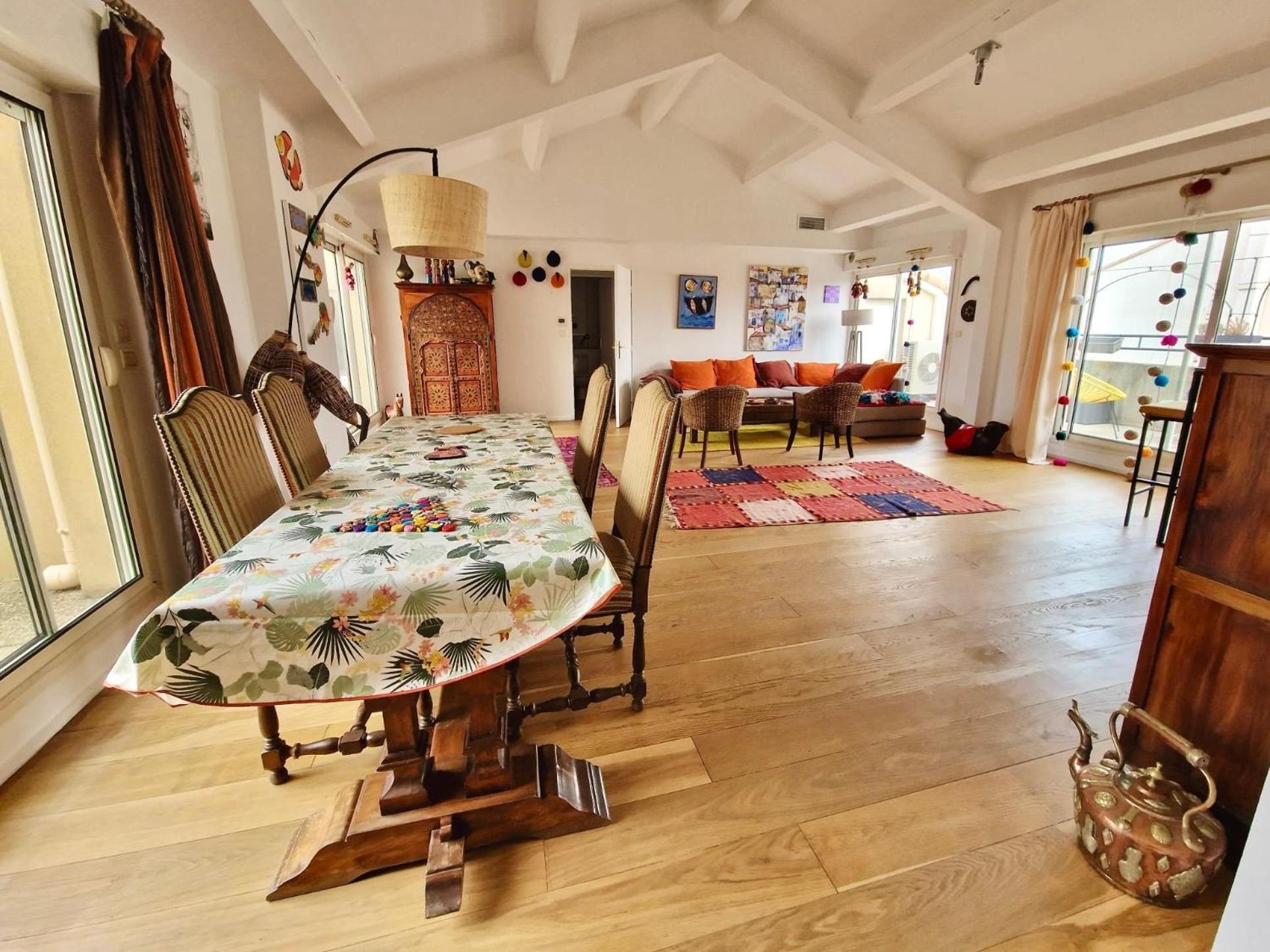 Prado Spacious And Sunny Loft In Марсилия Екстериор снимка